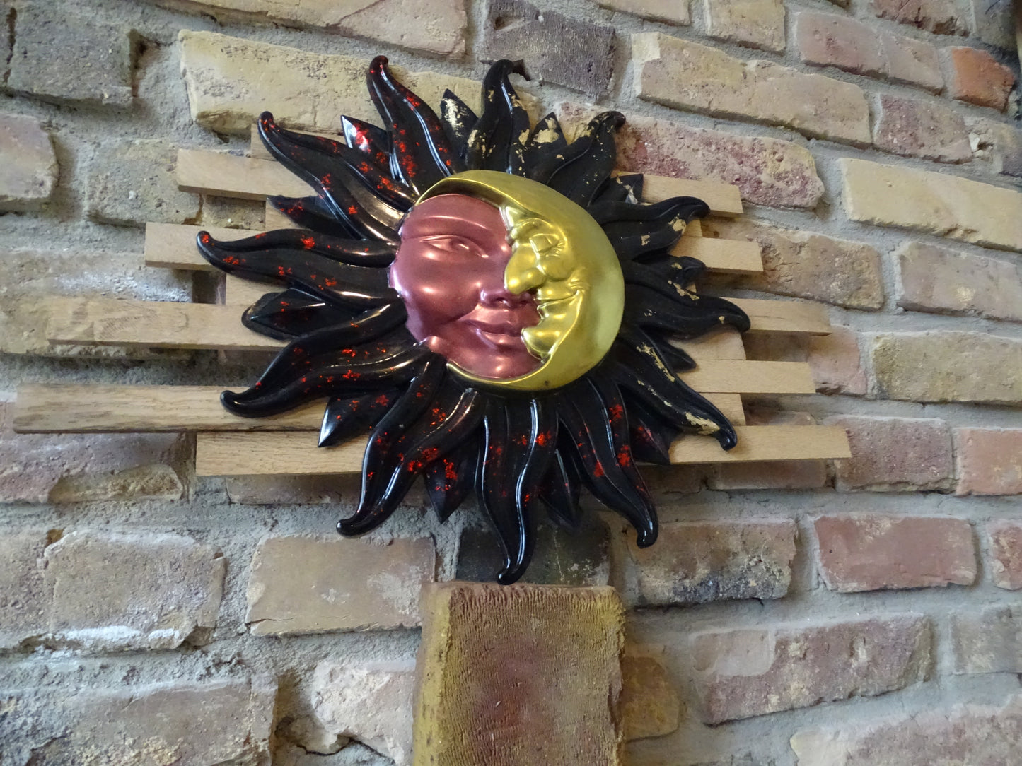 Sun and moon decoration, resin on wood | Handmade | Unique wall decoration