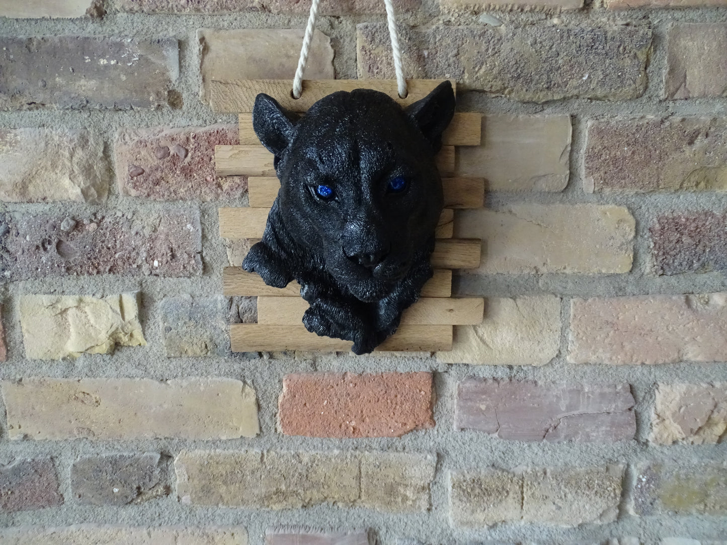 Pantherkopf aus Kunstharz – einzigartig und handgefertigt 🖤