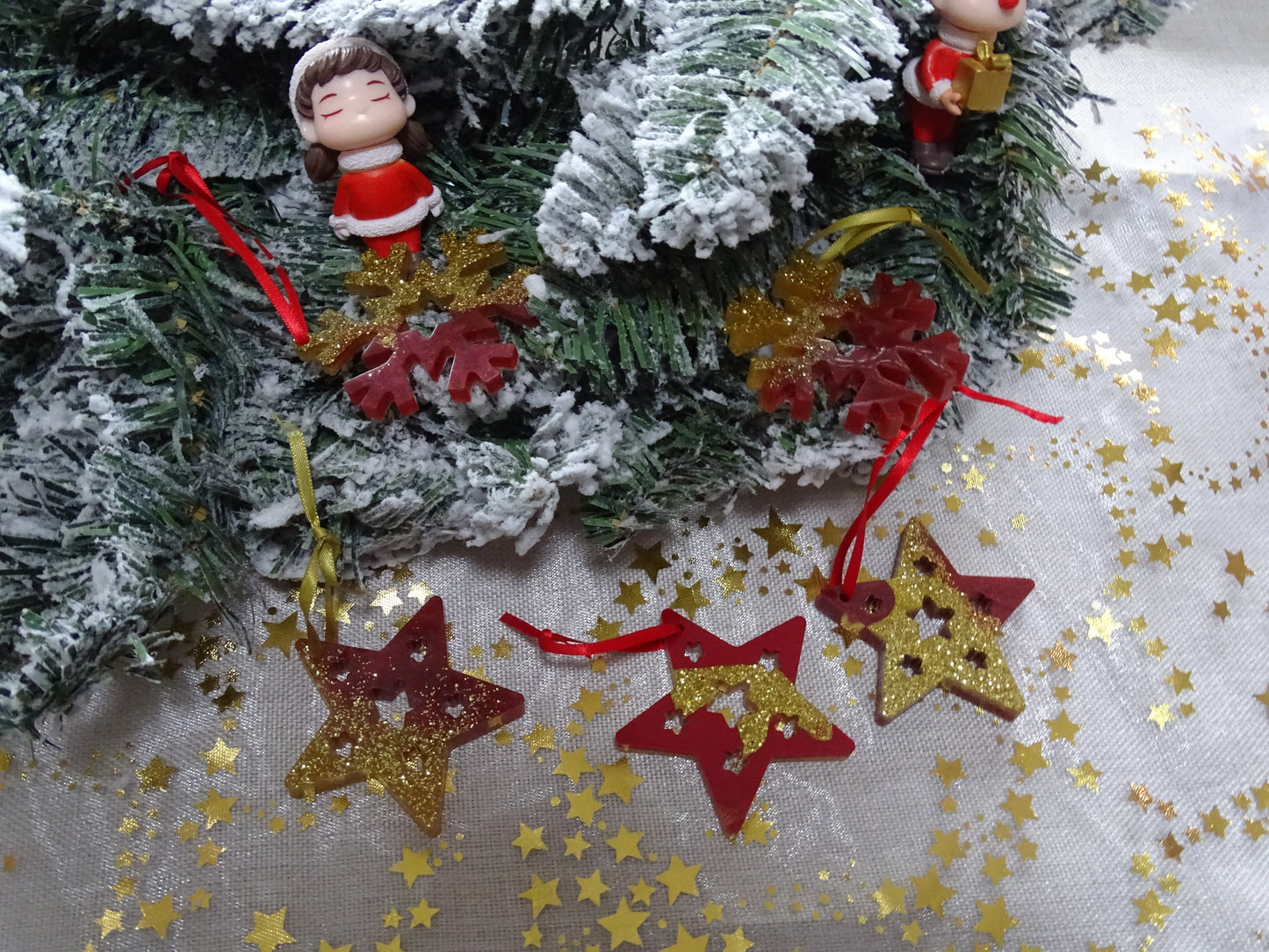 Handgefertigtes Baumschmuck-Set aus Kunstharz – Weihnachtsanhänger | Deko-Hänger für Tannenbaum & Winterzeit