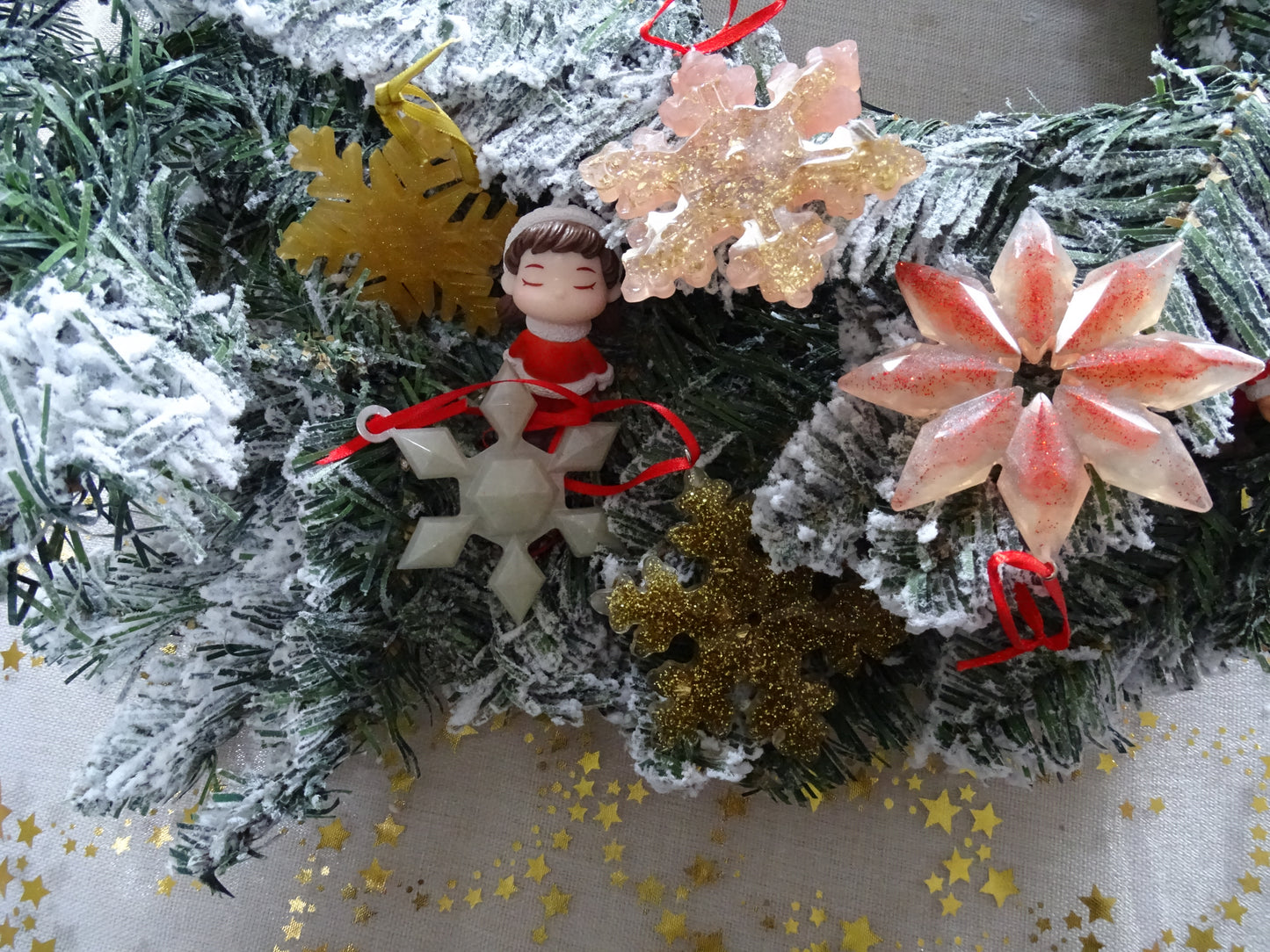 Handgefertigtes Baumschmuck-Set aus Kunstharz – Weihnachtsanhänger | Deko-Hänger für Tannenbaum & Winterzeit