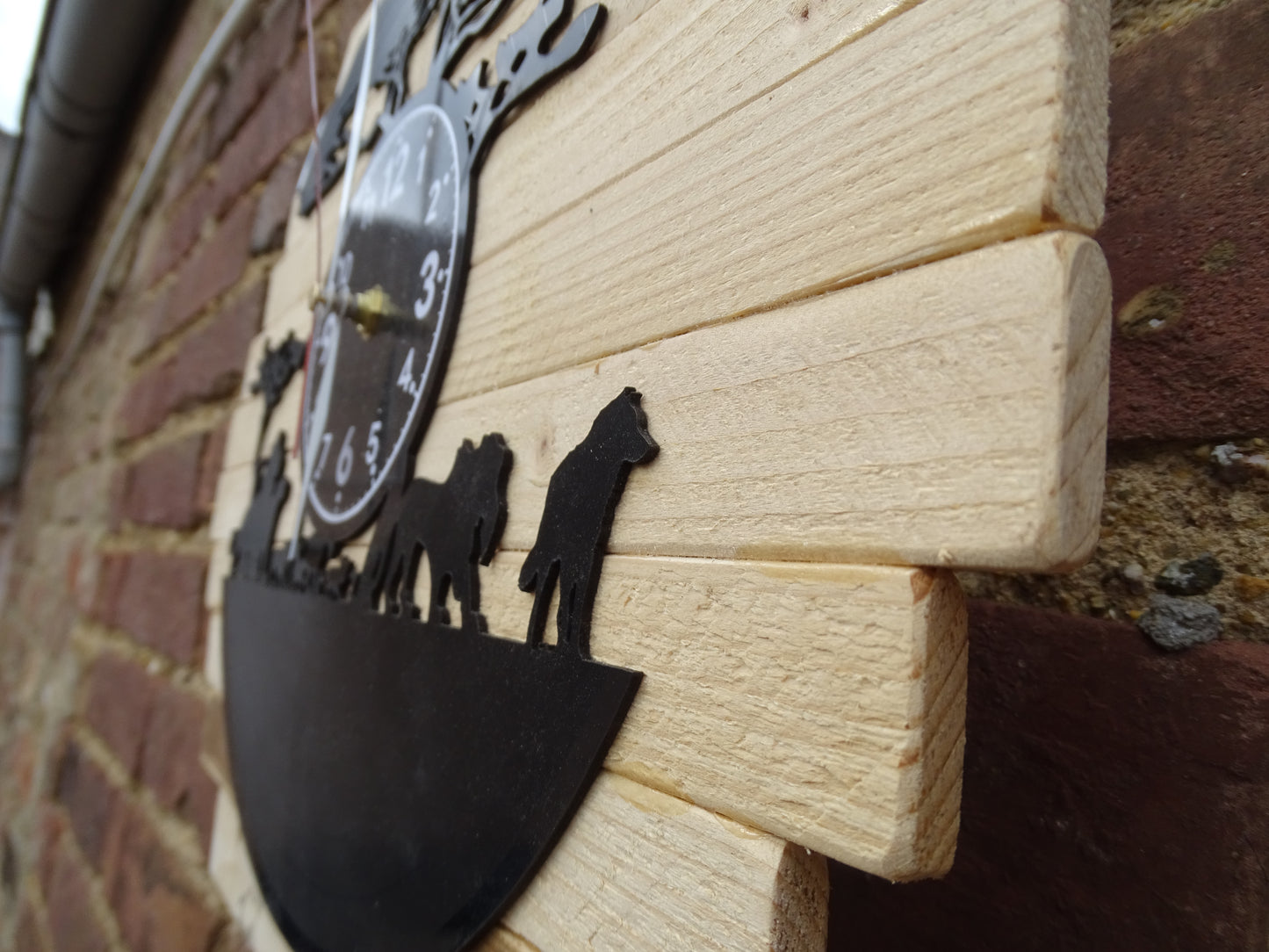 Wanduhr Savanne aus Schallplatte & Holz – LED beleuchtet mit Fernbedienung – Geschenkidee – Handgemacht