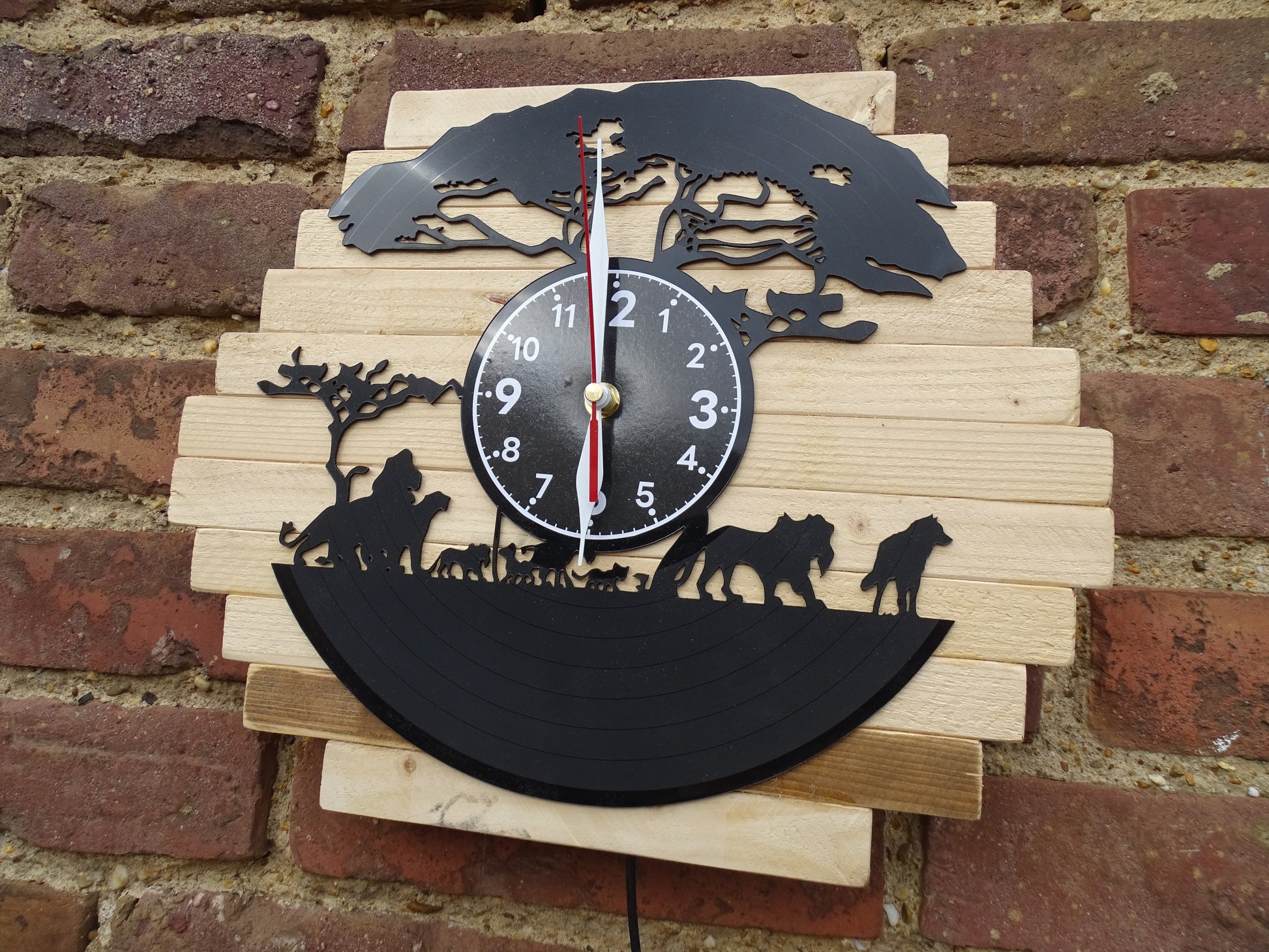 Wanduhr Seitenansicht