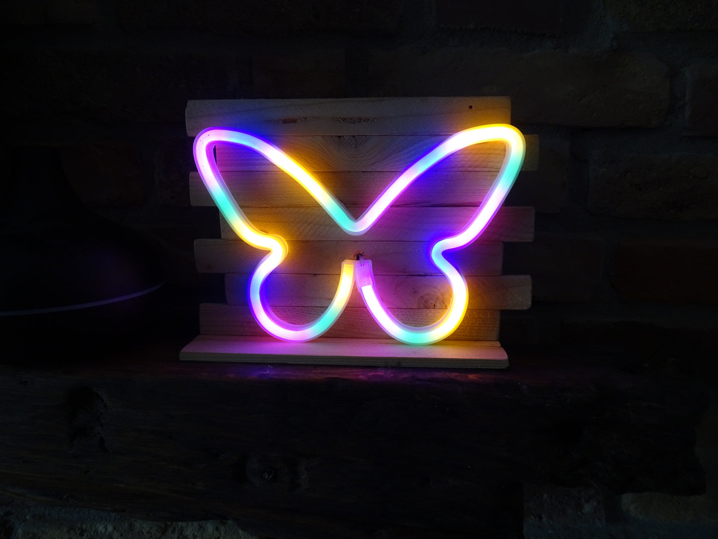 🦋 Handgemachter leuchtender Schmetterling aus Holz – LED Deko mit Batterie – stimmungsvolles Licht