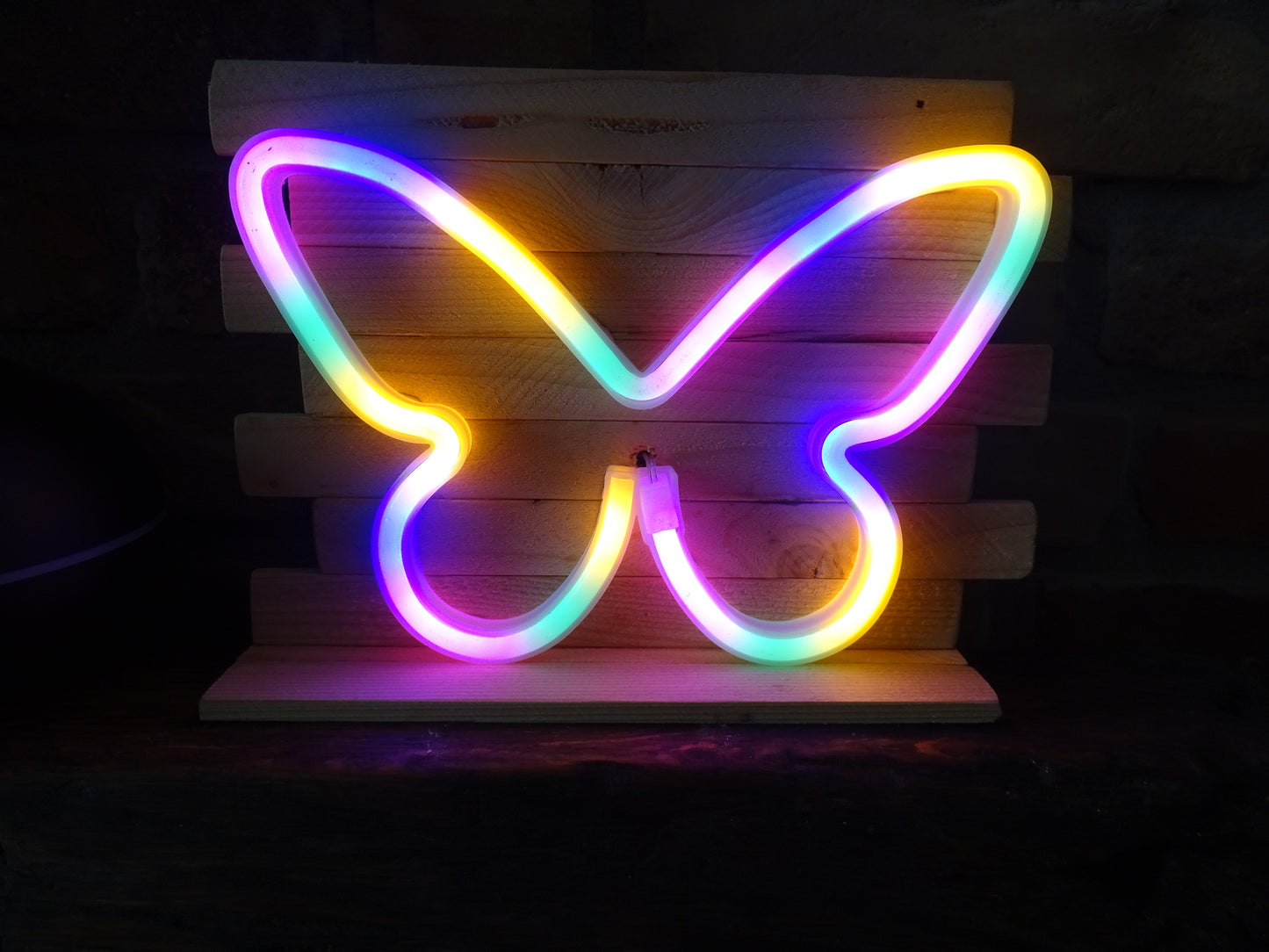 🦋 Handgemachter leuchtender Schmetterling aus Holz – LED Deko mit Batterie – stimmungsvolles Licht