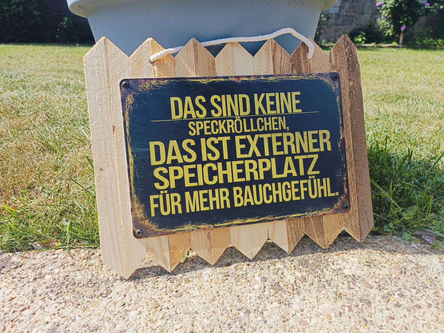Blechschild „Externer Speicherplatz für mehr Bauchgefühl, auf Altholz