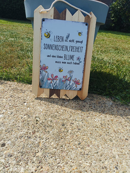 Blechschild " Leben ist nicht genug " Handgefertigt auf Altholz