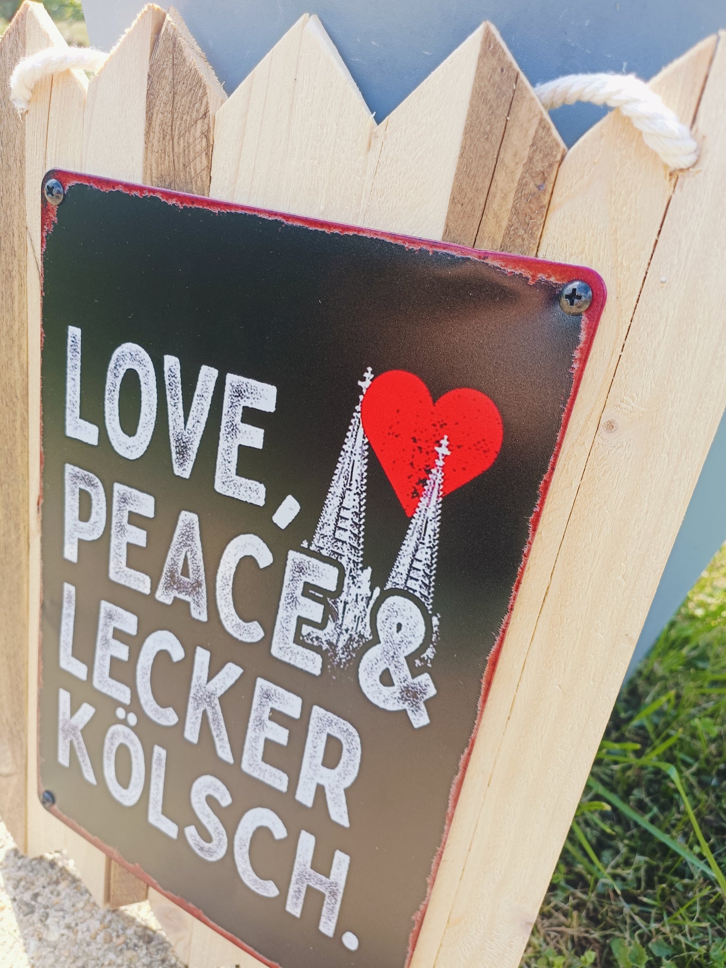 Blechschild " Love, Peace und Lecker Kölsch " Köln Dekoration Handgefertigt auf Altholz