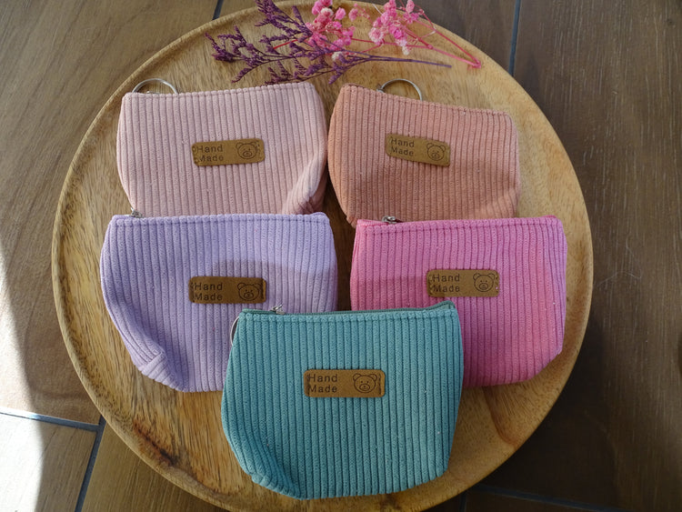 Einzigartige Taschen, Beutel und Geldbörsen aus Stoff