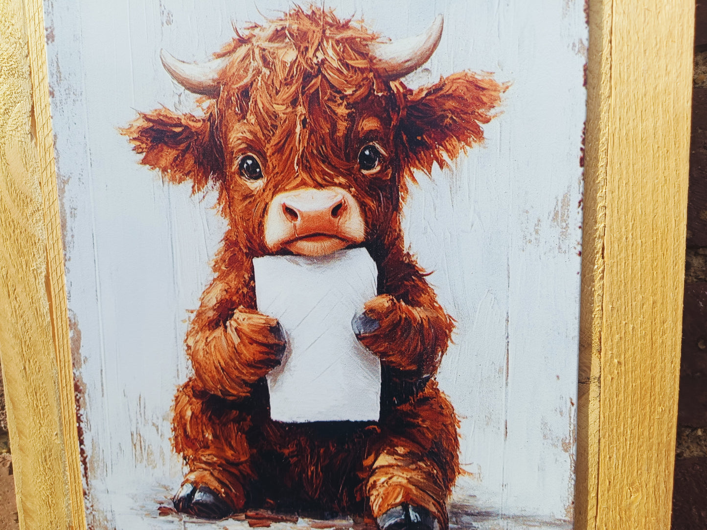 Blechschild - Highland Rind braun mit Klorolle auf Altholz
