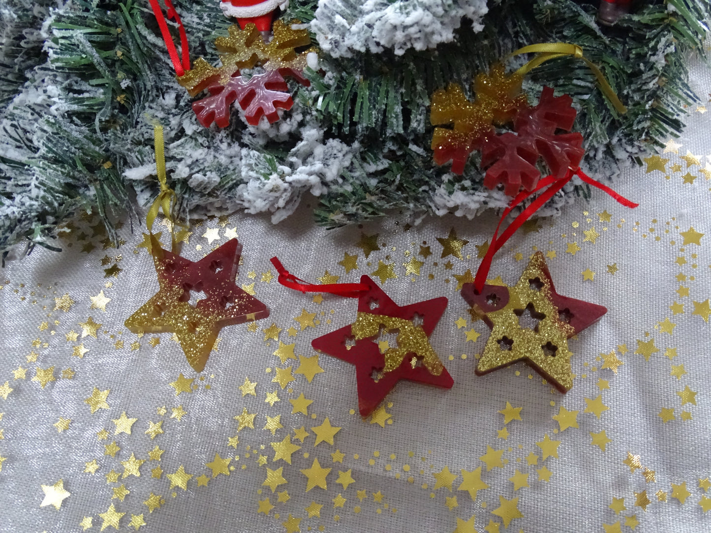 Handgefertigtes Baumschmuck-Set aus Kunstharz – Weihnachtsanhänger | Deko-Hänger für Tannenbaum & Winterzeit