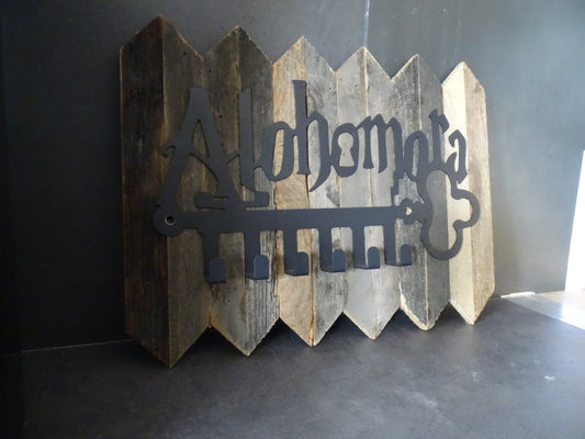 Alohomora Schlüsselbrett Altholz – Schlüsselhalter Vintage Holz – Magische Wanddeko – Zauberer Geschenk – Handgemacht"