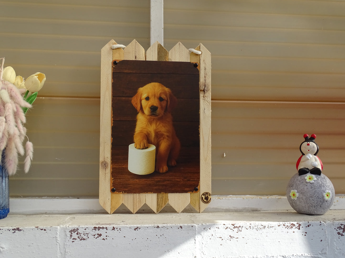 Hunde Blechschild Witzige Hunde Dekoration für Bad & WC Deko auf Altholz  35 x 25 cm