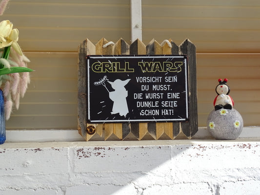 Metallschild auf Holz – „Grill Wars“ – Lustiges BBQ & Grill Deko-Schild 35 x 25 cm