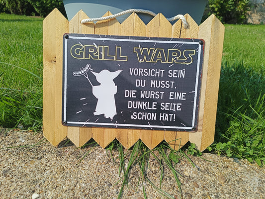Metallschild auf Holz – „Grill Wars“ – Lustiges BBQ & Grill Deko-Schild