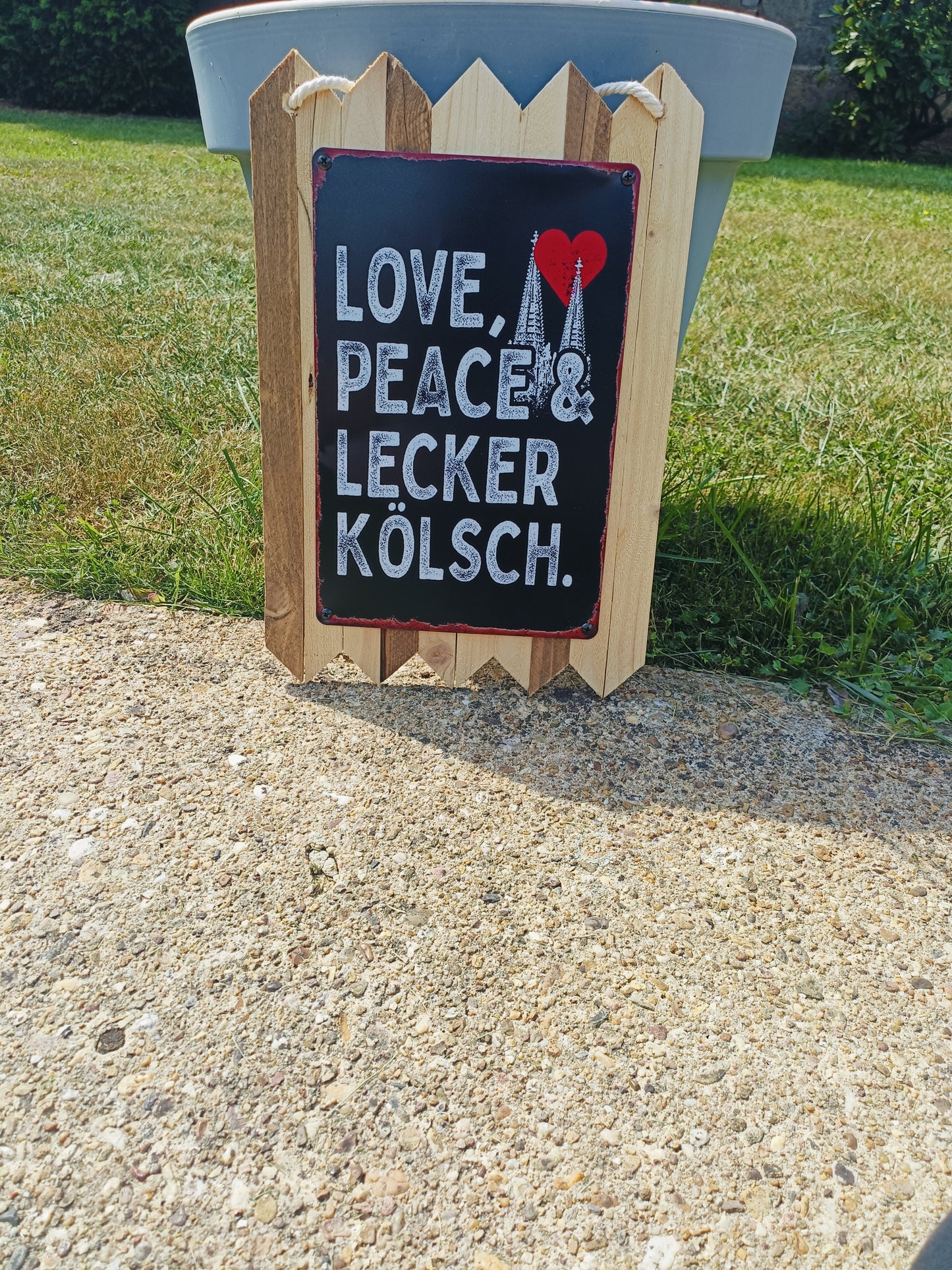 Blechschild " Love, Peace und Lecker Kölsch " Köln Dekoration Handgefertigt auf Altholz