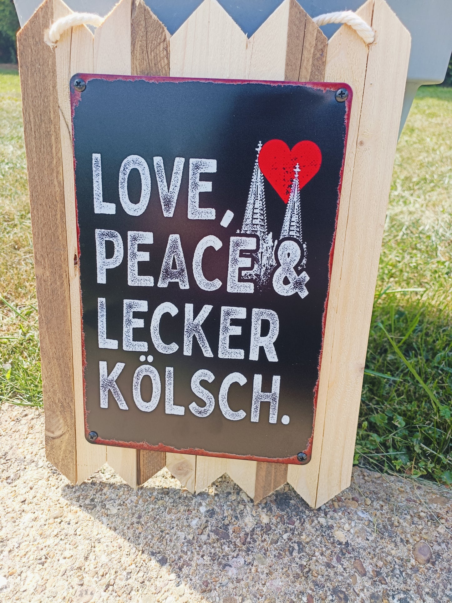 Blechschild " Love, Peace und Lecker Kölsch " Köln Dekoration Handgefertigt auf Altholz
