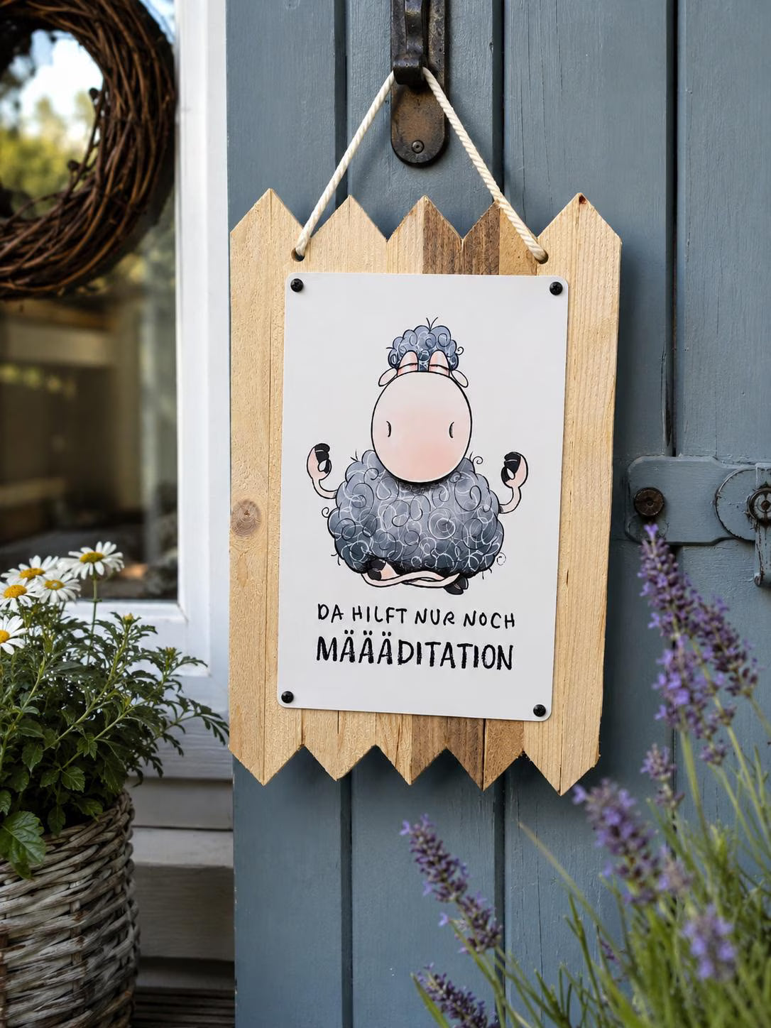 Lustiges Blechschild Schaf – ‚Da hilft nur noch Määääditation‘ | Spruchschild, Handmade Wanddeko